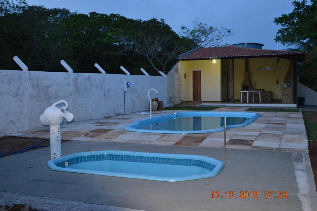  Casa de 4 quartos á 6Km da praia de Lagoinha-ce