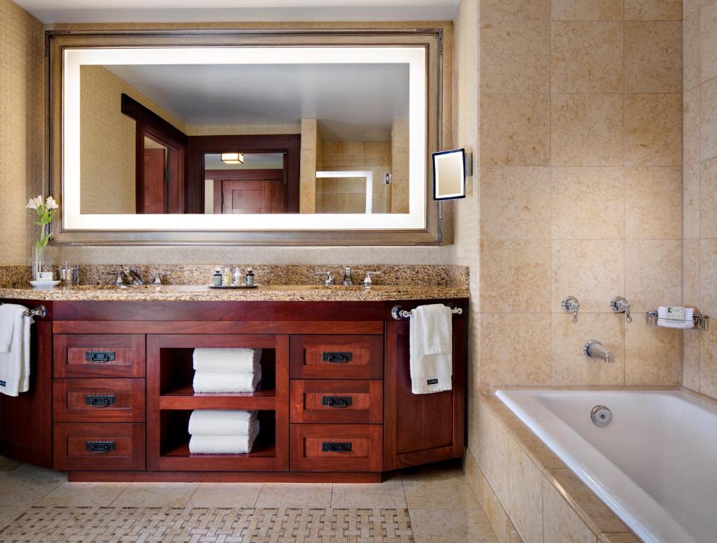 The Lodge at Torrey Pines - 