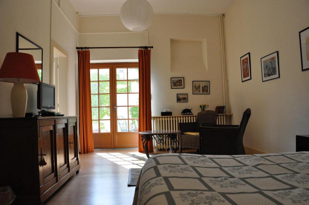 les crépinières - Suite With Garden View