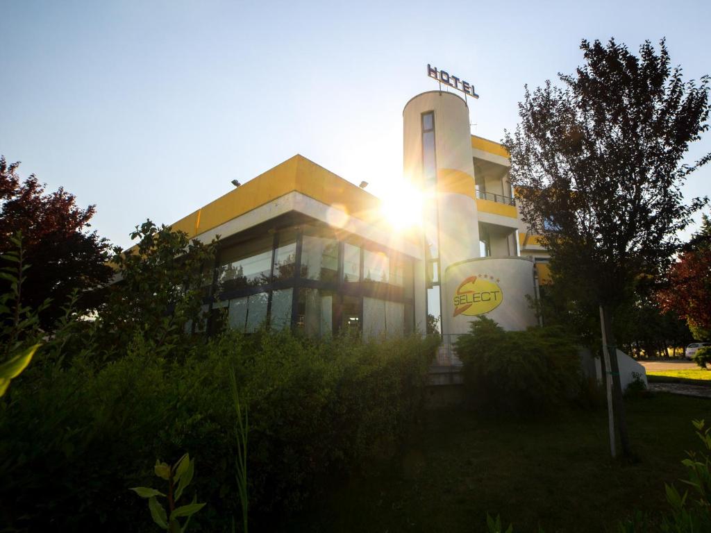 Budova, kde se hotel nachází