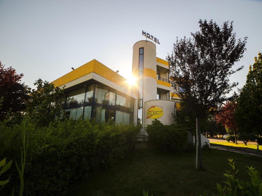 Budova, kde se hotel nachází