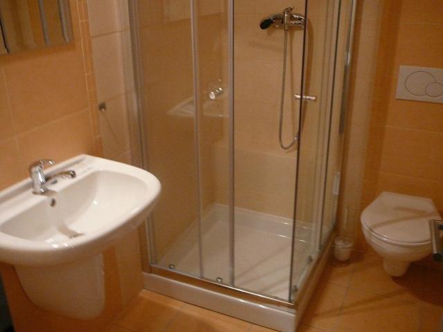 Koupelna v ubytování F - Team Hotel