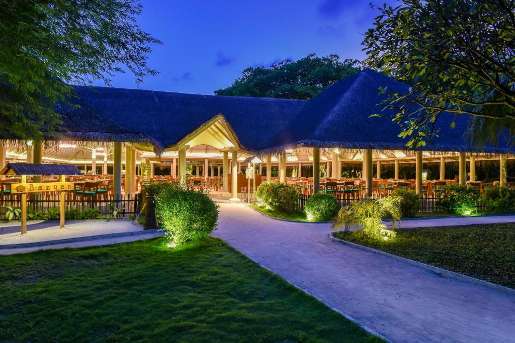 Zahrada ubytování Adaaran Select Huduran Fushi - Free Dine around Premium All Inclusive 24 hours - 1 Child Stays Free between April 2025 to September 2025 - 45 mins by Speedboat