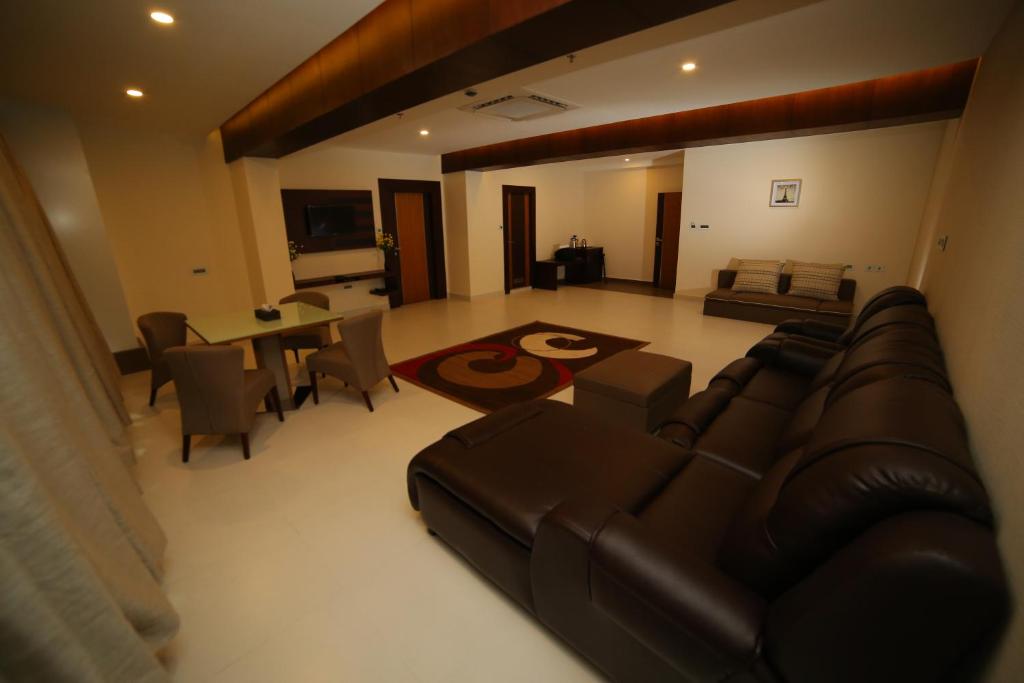 Posezení v ubytování Vavas Inn & Suites