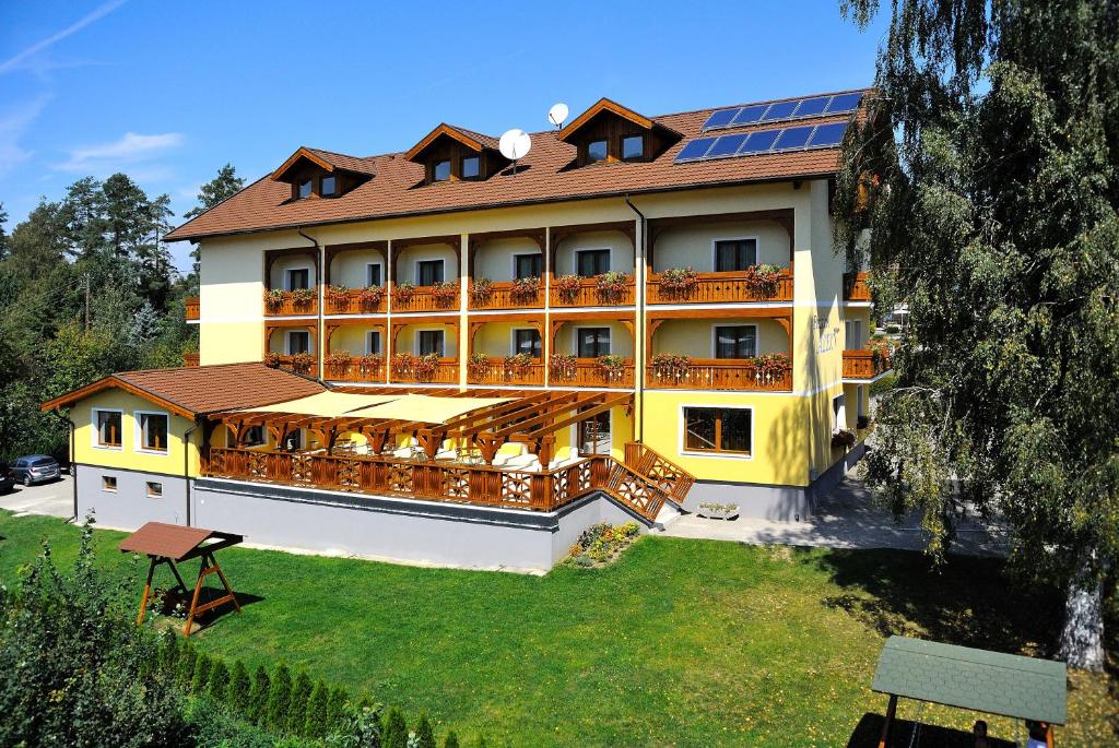 Budova, kde se hotel nachází
