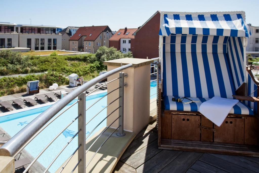 Der Swimmingpool an oder in der Nähe von Strandhotel Georgshöhe