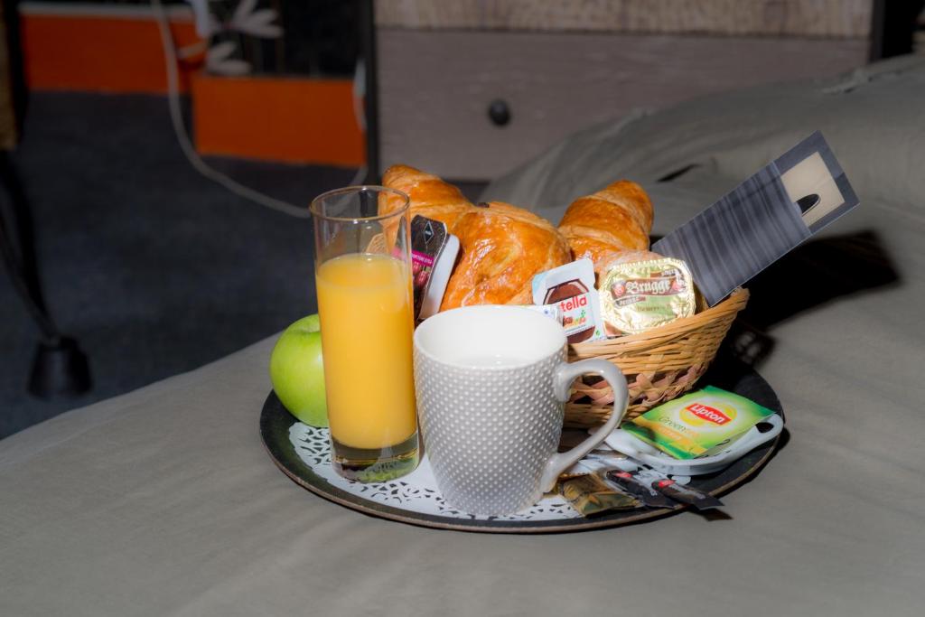 Jídlo v hodinového hotelu nebo okolí
