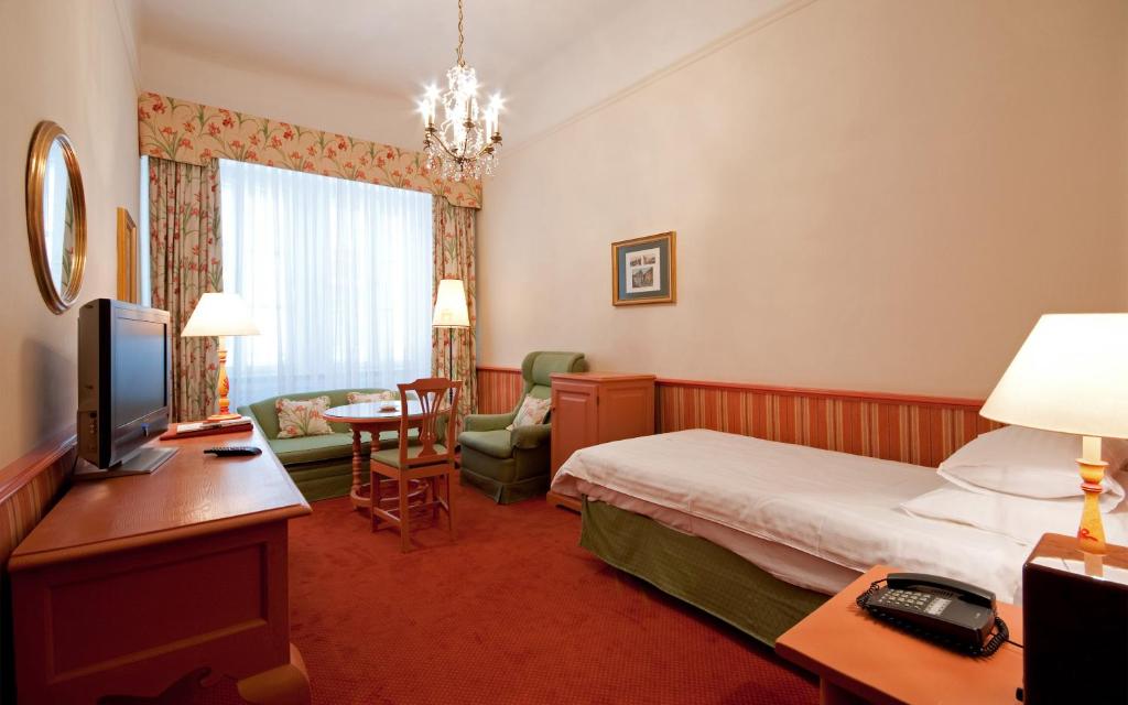 TV a/nebo společenská místnost v ubytování Hotel König von Ungarn