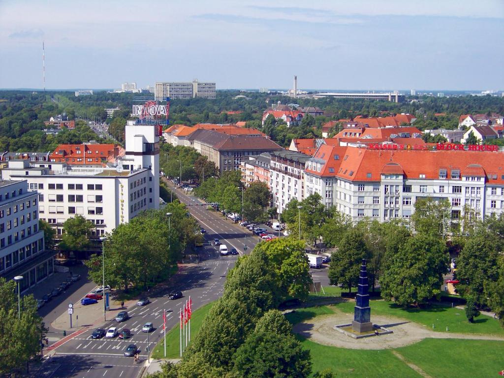 Nespecifikovaný výhled na destinaci Berlín nebo výhled na město při pohledu z hotelu