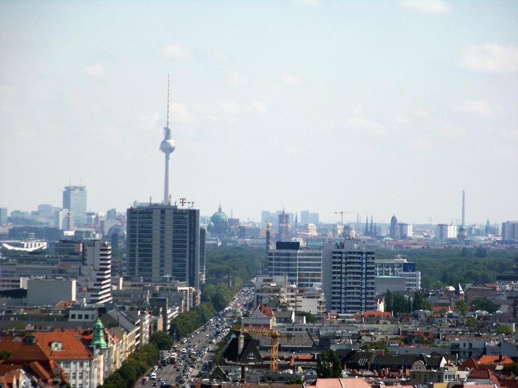 Nespecifikovaný výhled na destinaci Berlín nebo výhled na město při pohledu z hotelu