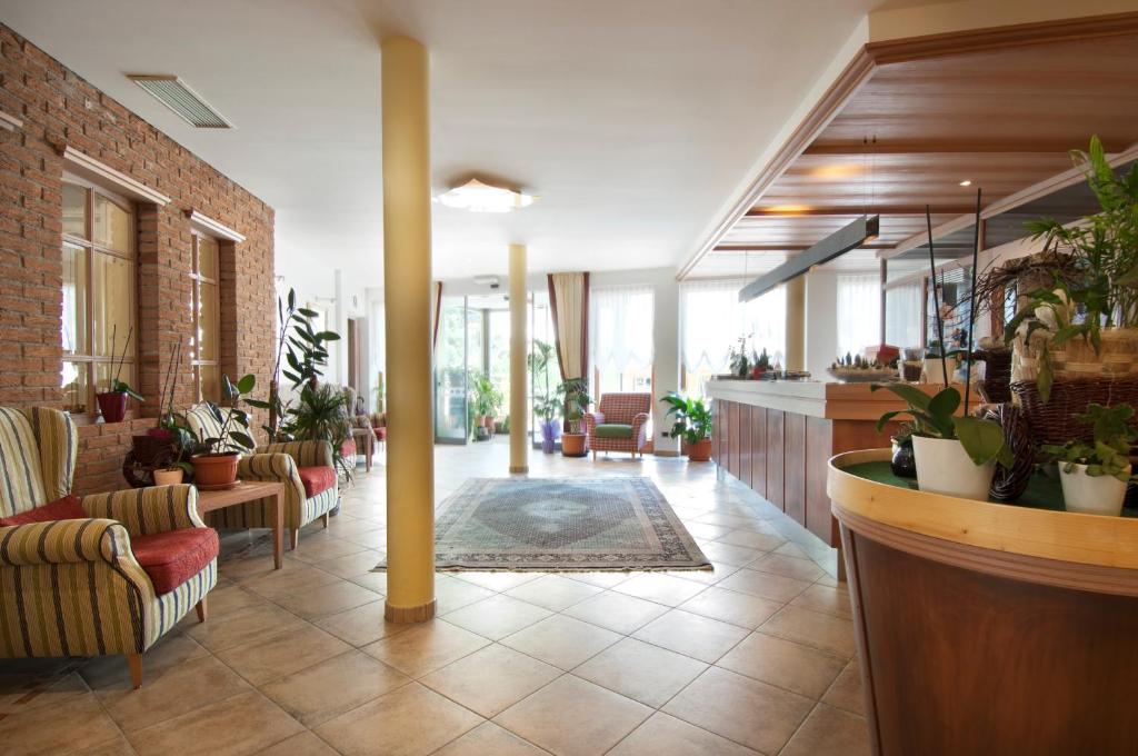 Część wypoczynkowa w obiekcie Hotel Kronplatz