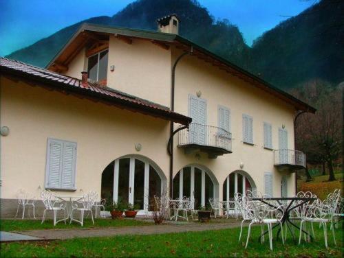 Nespecifikovaný výhled na hory nebo výhled na hory při pohledu z aparthotelu