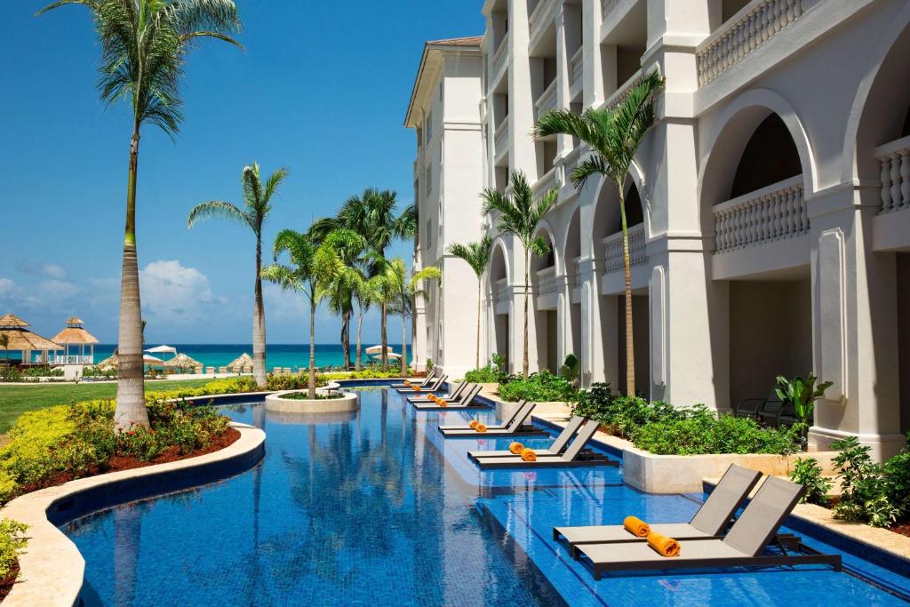 Bazén v ubytování Hyatt Ziva Rose Hall - All Inclusive nebo v jeho okolí