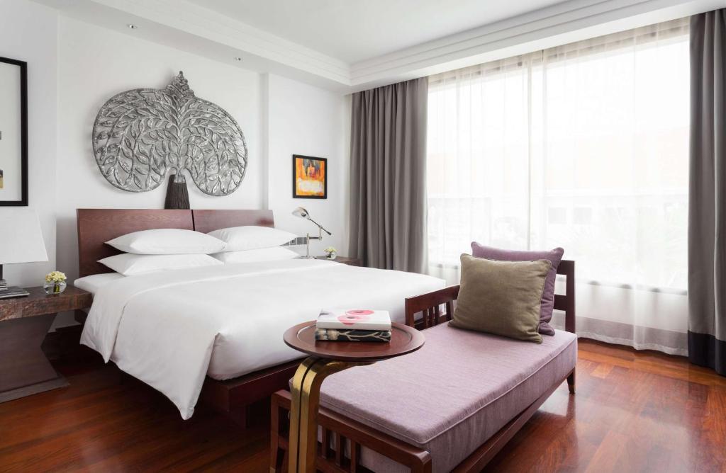 Postel nebo postele na pokoji v ubytování Park Hyatt Siem Reap