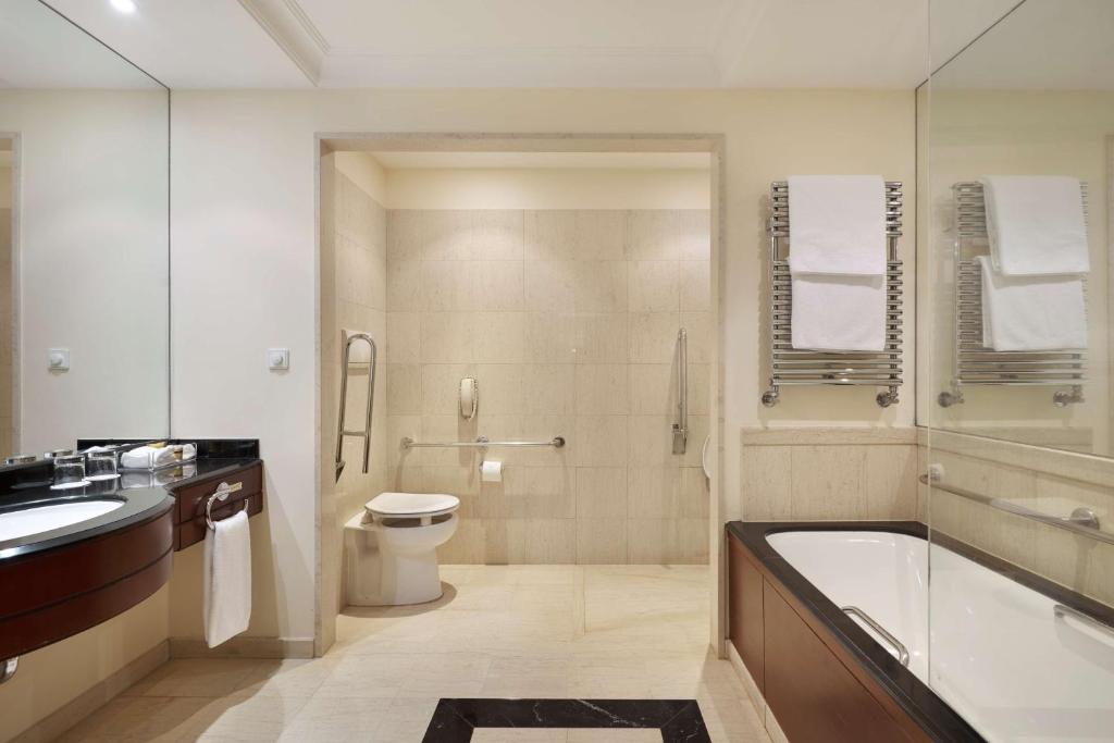 Koupelna v ubytování Hyatt Regency Thessaloniki