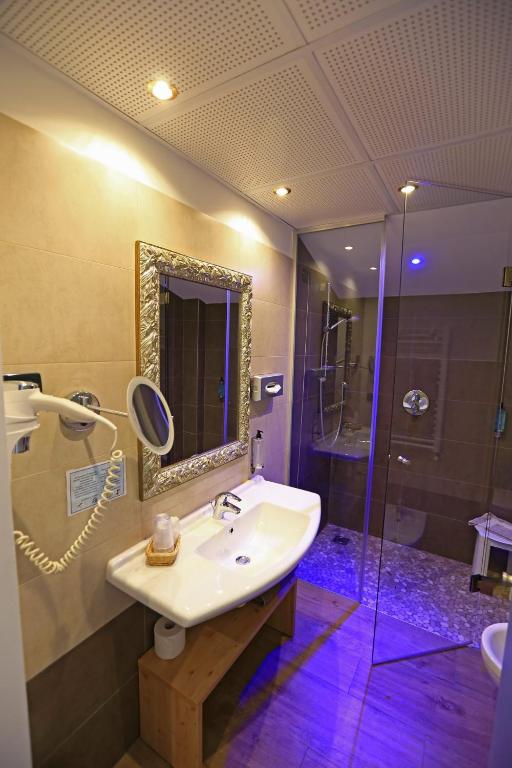 Koupelna v ubytování Hotel Ladina