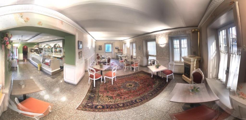 A seating area at Hotel & Residence Corona Grossa Balangero