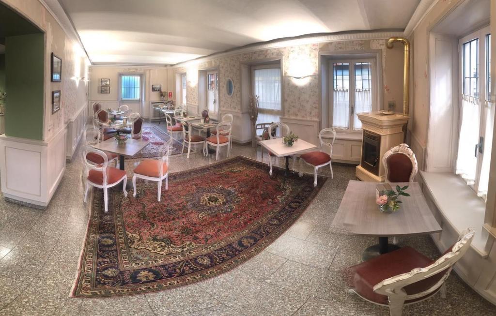 A seating area at Hotel & Residence Corona Grossa Balangero