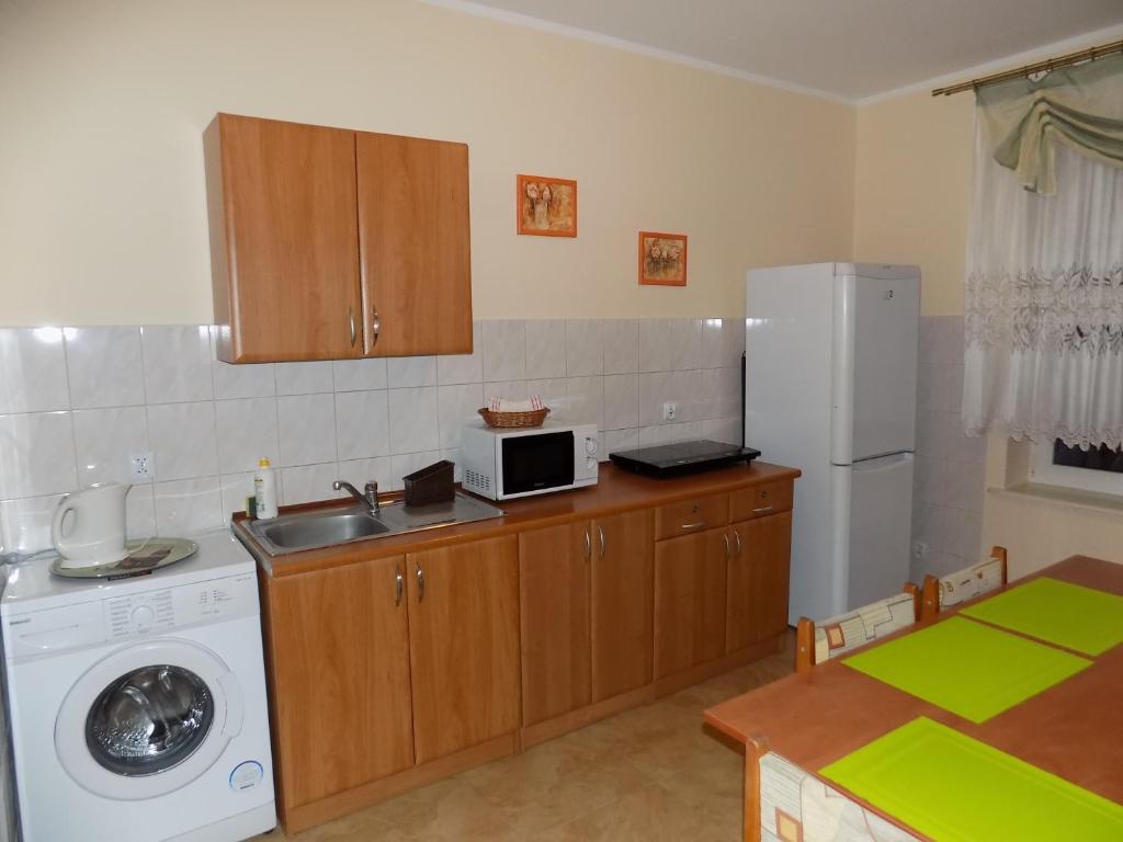 Pokoje Goscinne MAXIM - Triple Room With Private Bathroom