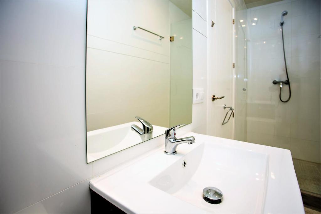 Ванная комната в Luxury Apartments with private swimming pool
