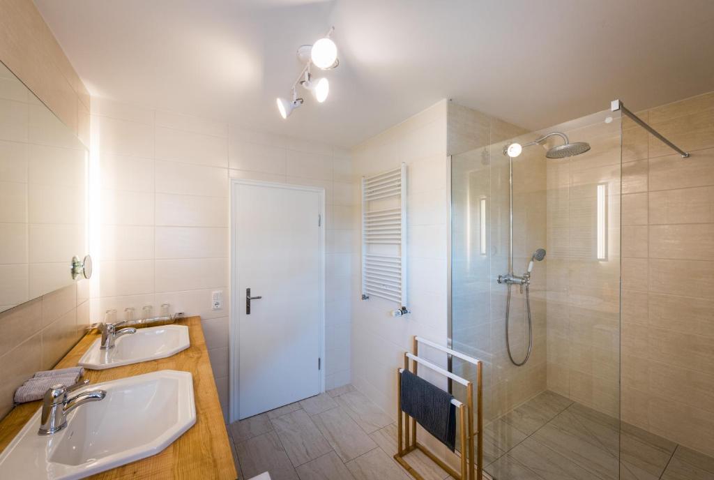 Bellevue Ferienwohnungen - 8