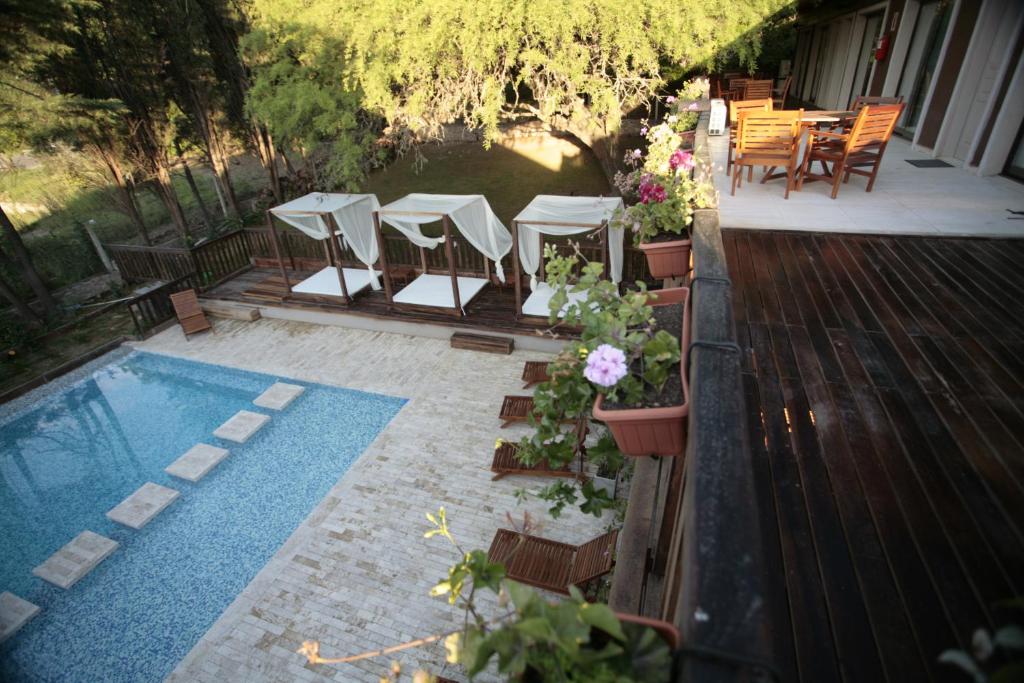 Bazén v ubytování BlackStone Apart Boutique Hotel nebo v jeho okolí