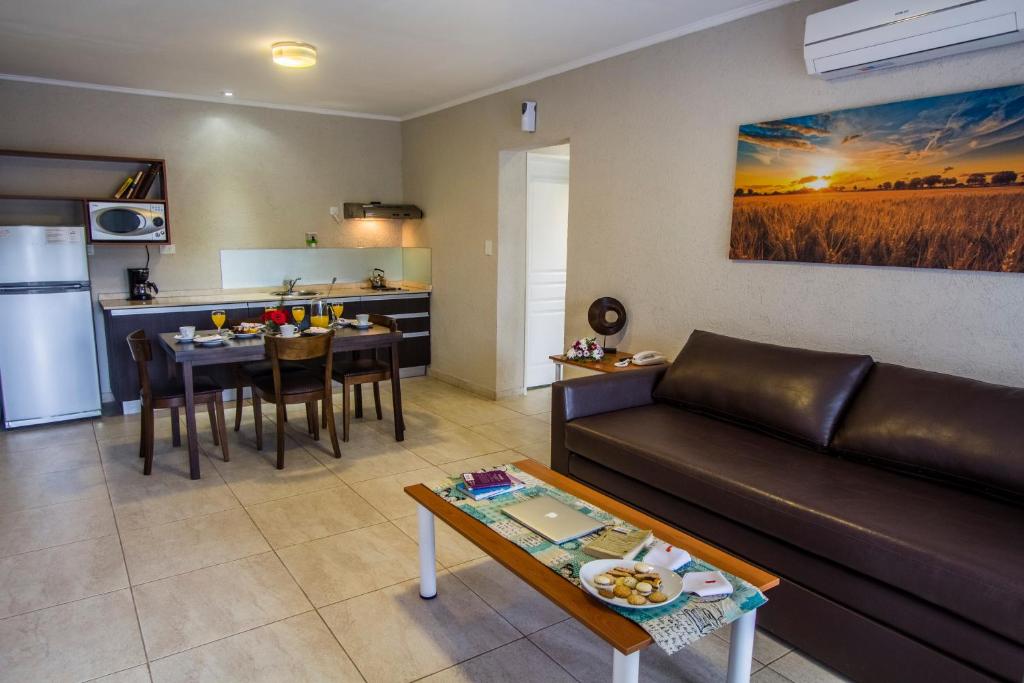 Kuchyň nebo kuchyňský kout v ubytování BlackStone Apart Boutique Hotel