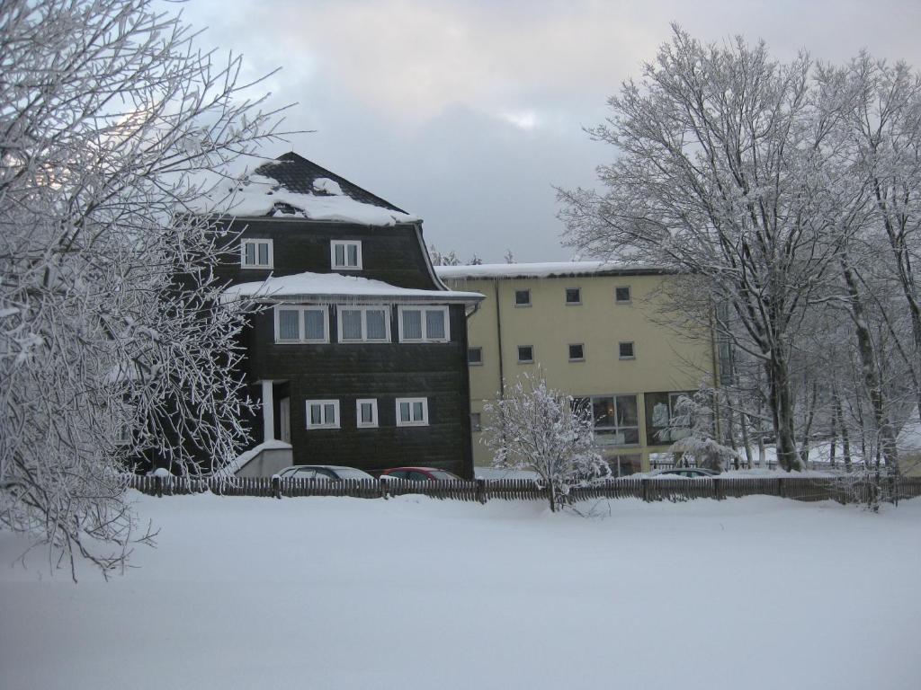 Hotel Haus Oberland v zimě