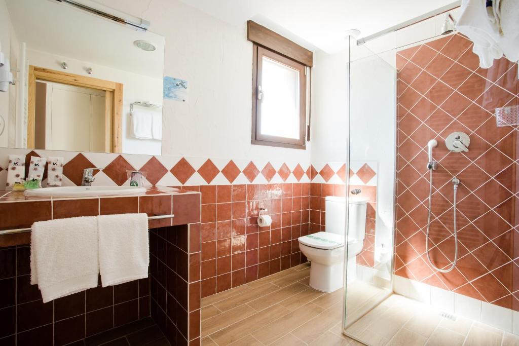 Koupelna v ubytování Casa Rural Pico de los Haces