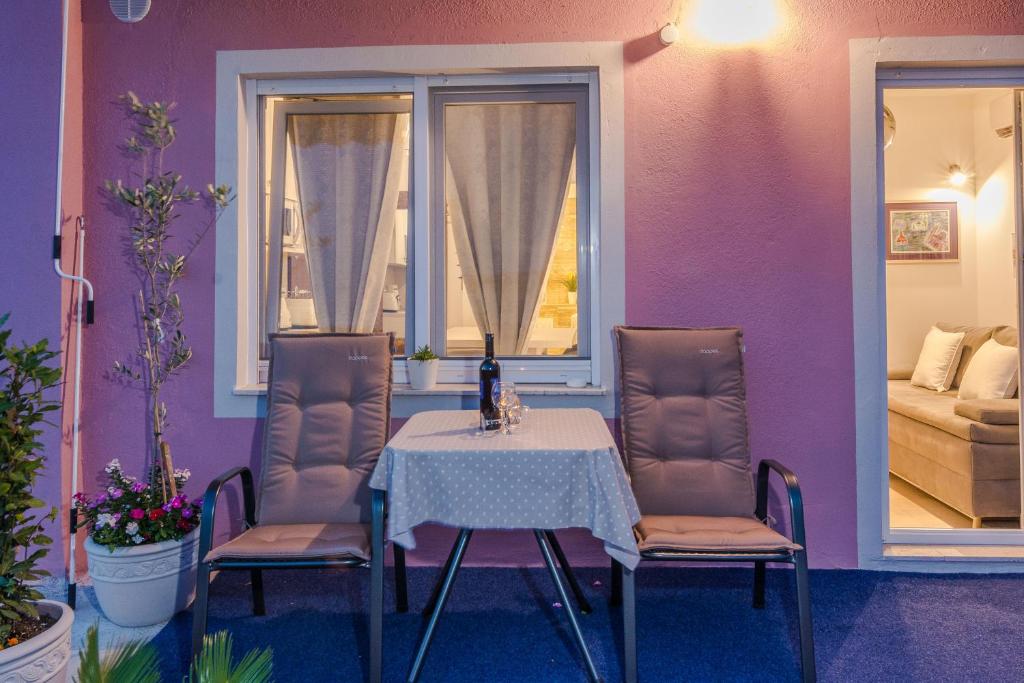 Posezení v ubytování City Colours Apartment