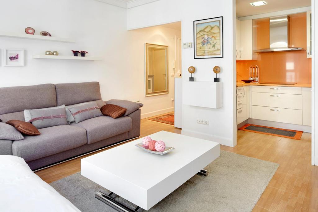 A kitchen or kitchenette at Hurbil - Basque Stay