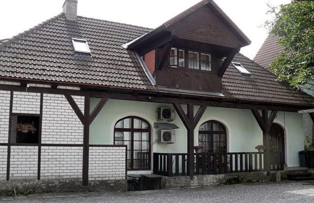 Afbeelding uit fotogalerij van Kolme Venna Villa in Pärnu