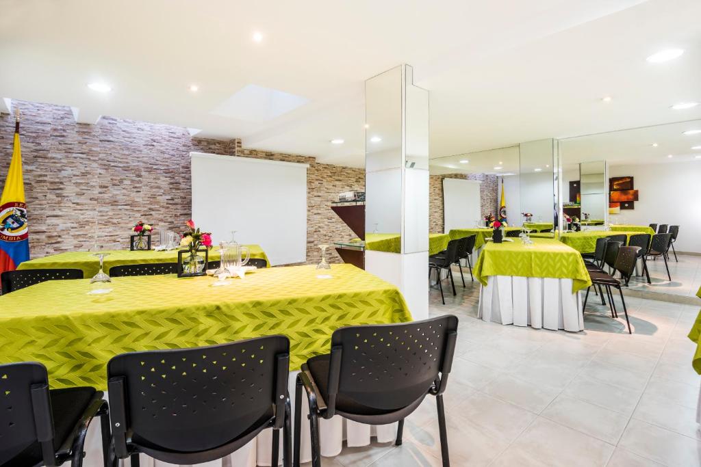 Posezení v ubytování Hotel Platinum Suite