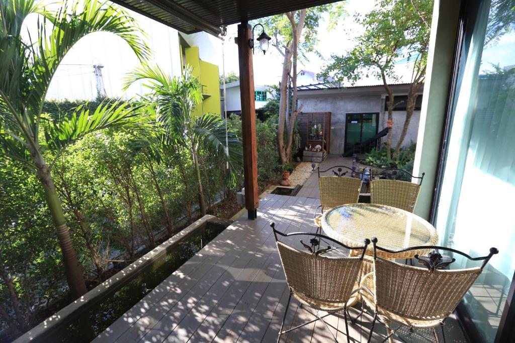 The White Elephant Home - 17