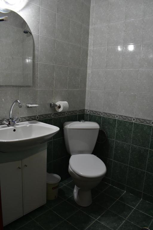 Koupelna v ubytování Family Hotel Bashtina Kashta