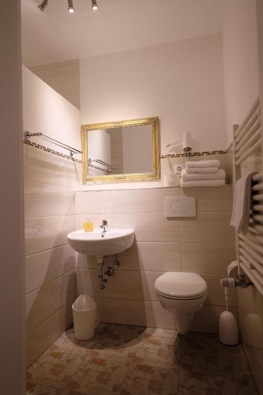 Koupelna v ubytování Hotel Grüner Kranz
