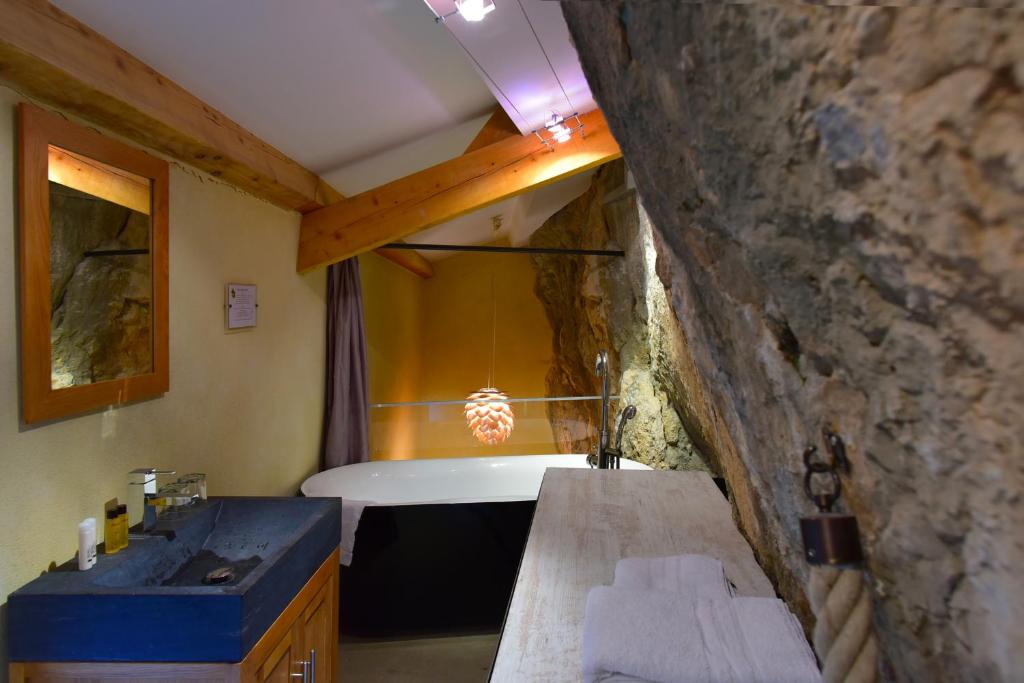 Postel nebo postele na pokoji v ubytování Le Silex - Adult Only