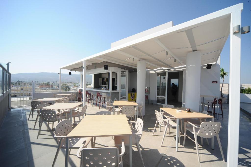 Balkón nebo terasa v ubytování Astron Suites & Apartments