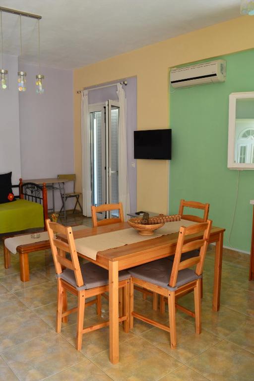 TV a/nebo společenská místnost v ubytování Scorpios Apartments