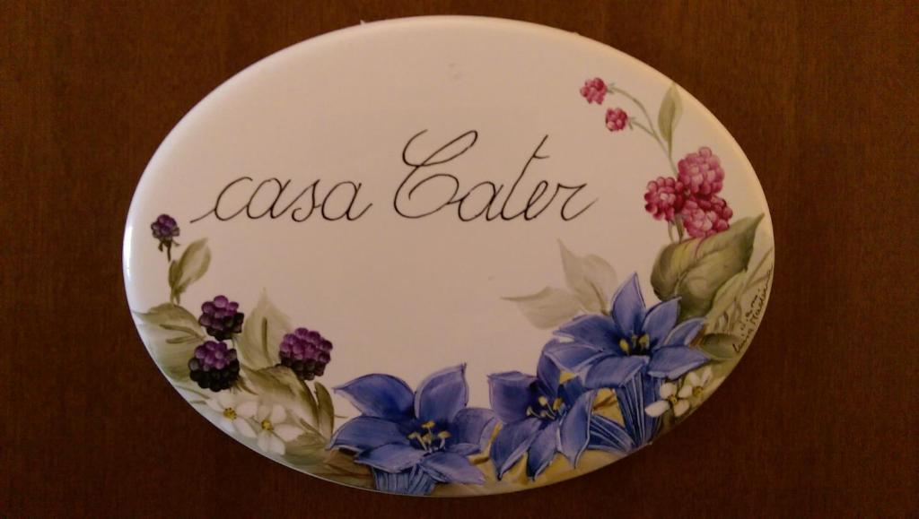 ボルミオにあるCasa Caterの花皿