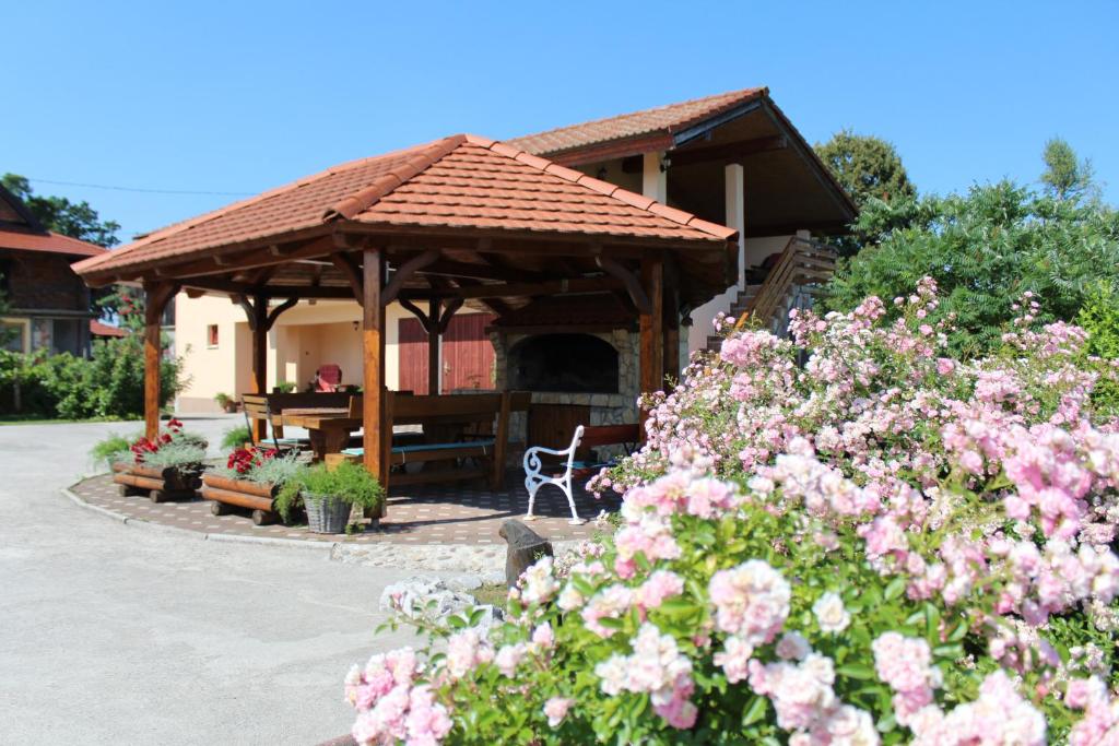 Zahrada ubytování Apartments Kozjan
