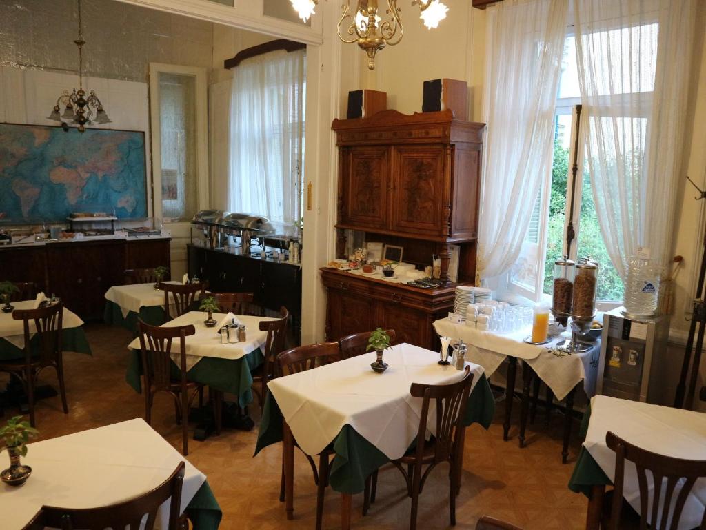 Restaurace v ubytování Acropolis House