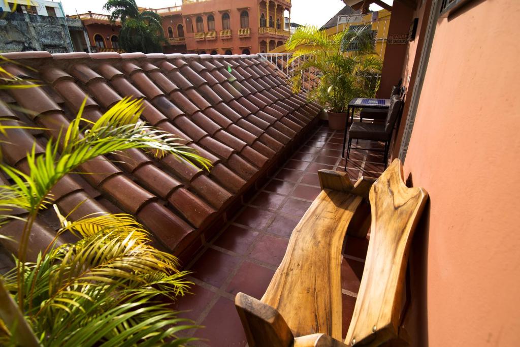 Rõdu või terrass majutusasutuses Life is Good Cartagena Hostel