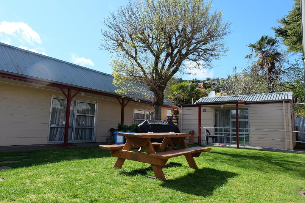 Castles Motel & Driftwood Motel - Resim 6