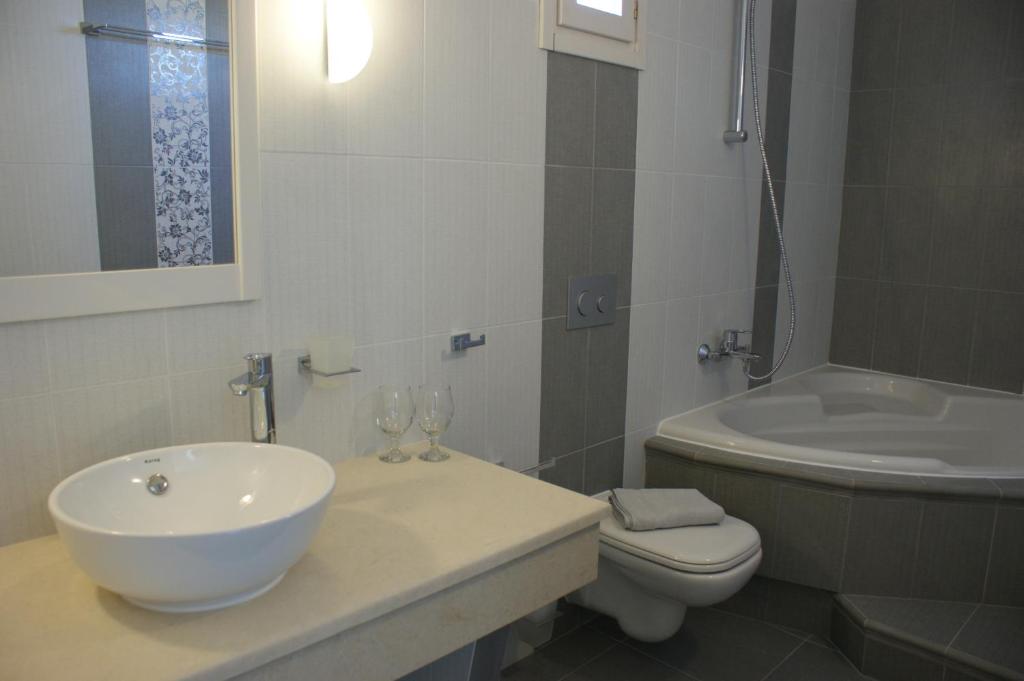 Alkyoni Beach Hotel - 5