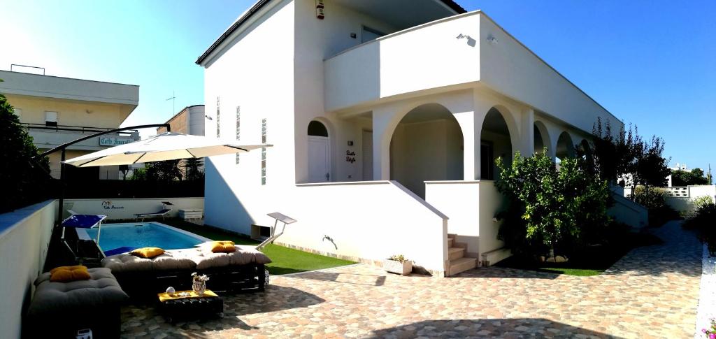 The swimming pool at or close to Villa Buenavista