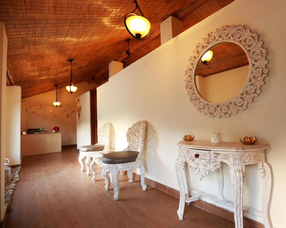 Posezení v ubytování Larisa Resort Manali