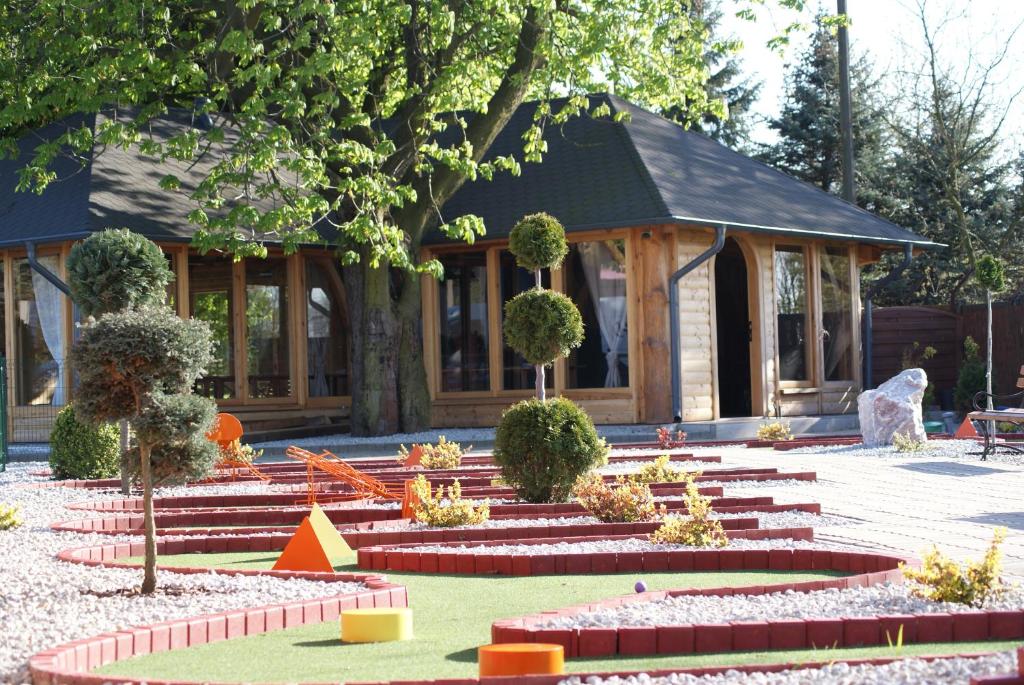 Ogród w obiekcie Pensjonat Pod Kasztanami