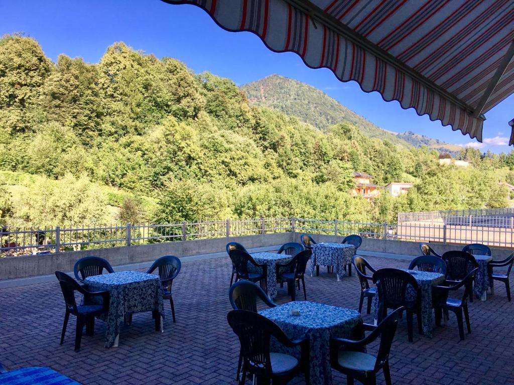 Nespecifikovaný výhled na hory nebo výhled na hory při pohledu z hotelu