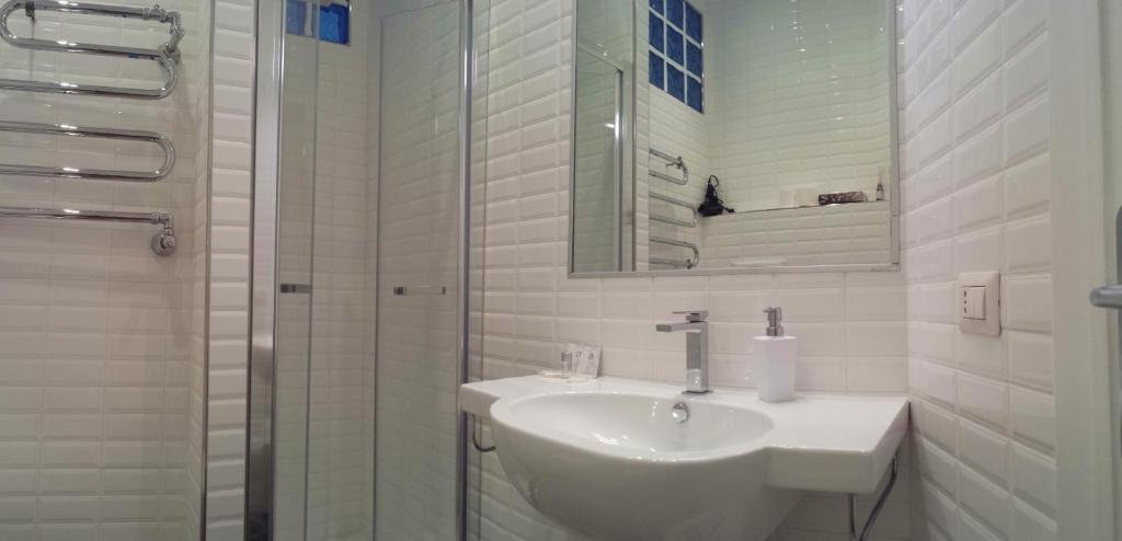 A bathroom at EMI's Guest House